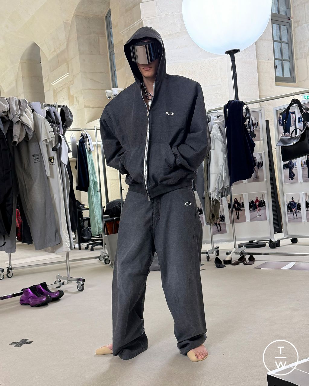 Fashion Week Paris Pre-Fall 2025 look 35 de la collection Balenciaga womenswear