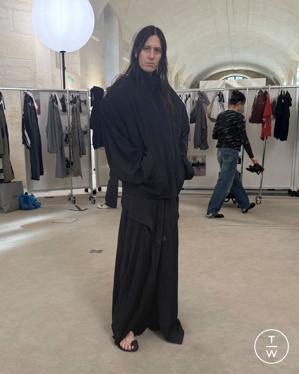 Fashion Week Paris Pre-Fall 2025 look 3 from the Balenciaga collection womenswear