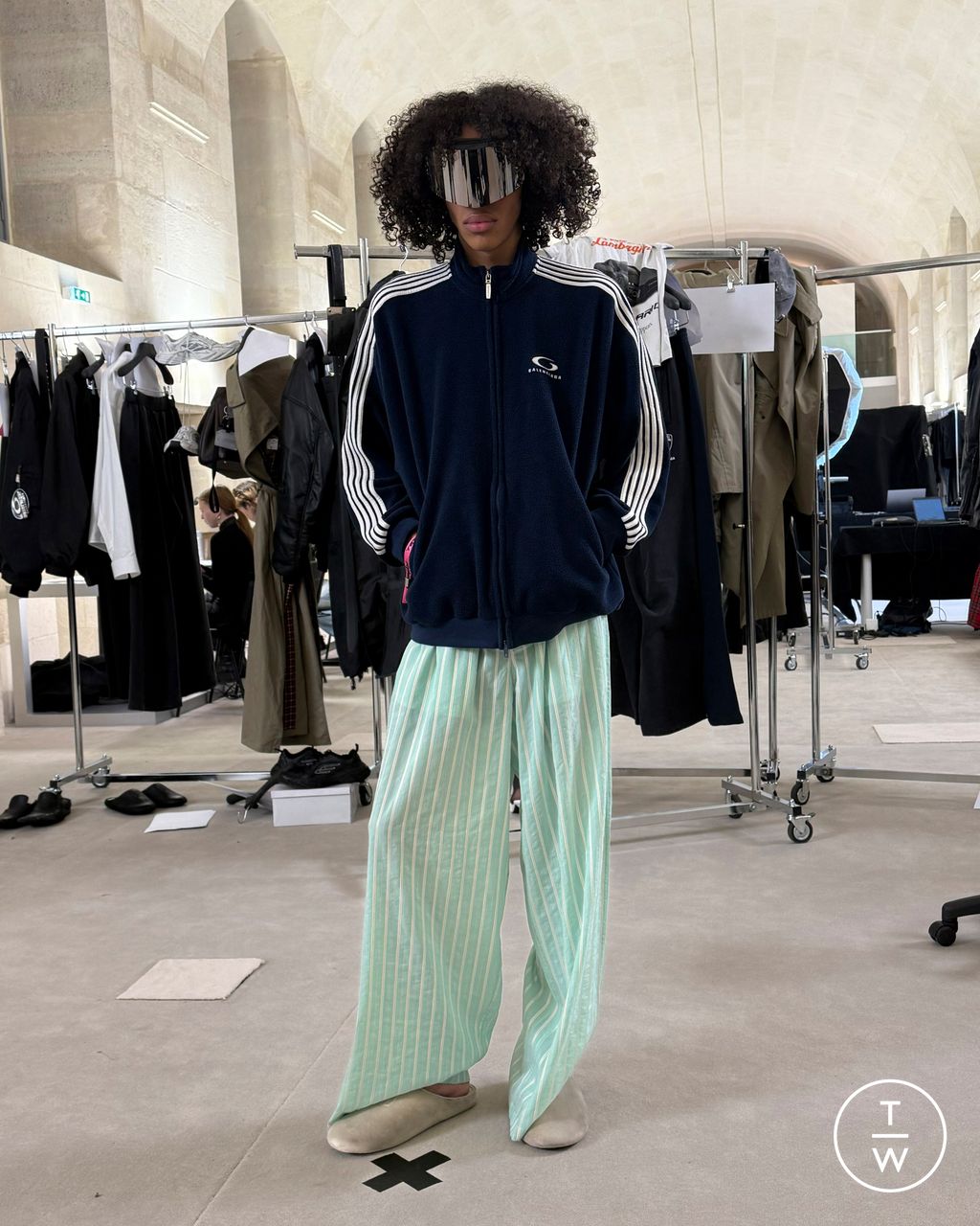 Fashion Week Paris Pre-Fall 2025 look 40 from the Balenciaga collection womenswear