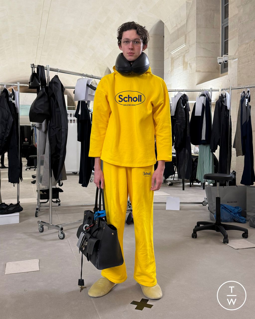 Fashion Week Paris Pre-Fall 2025 look 42 from the Balenciaga collection womenswear