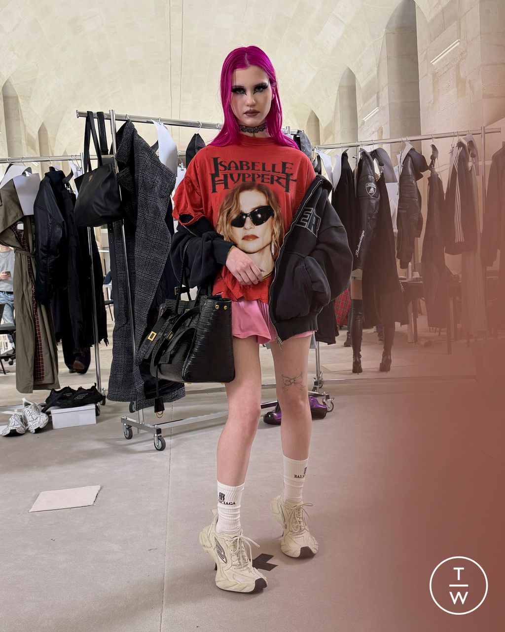 Fashion Week Paris Pre-Fall 2025 look 48 from the Balenciaga collection womenswear