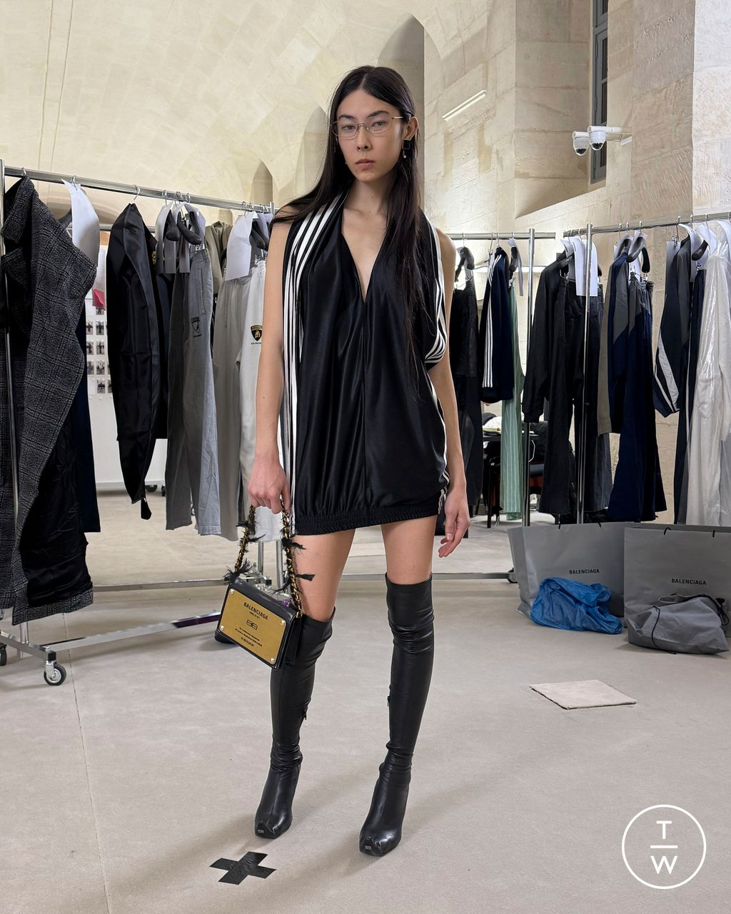 Fashion Week Paris Pre-Fall 2025 look 55 from the Balenciaga collection womenswear