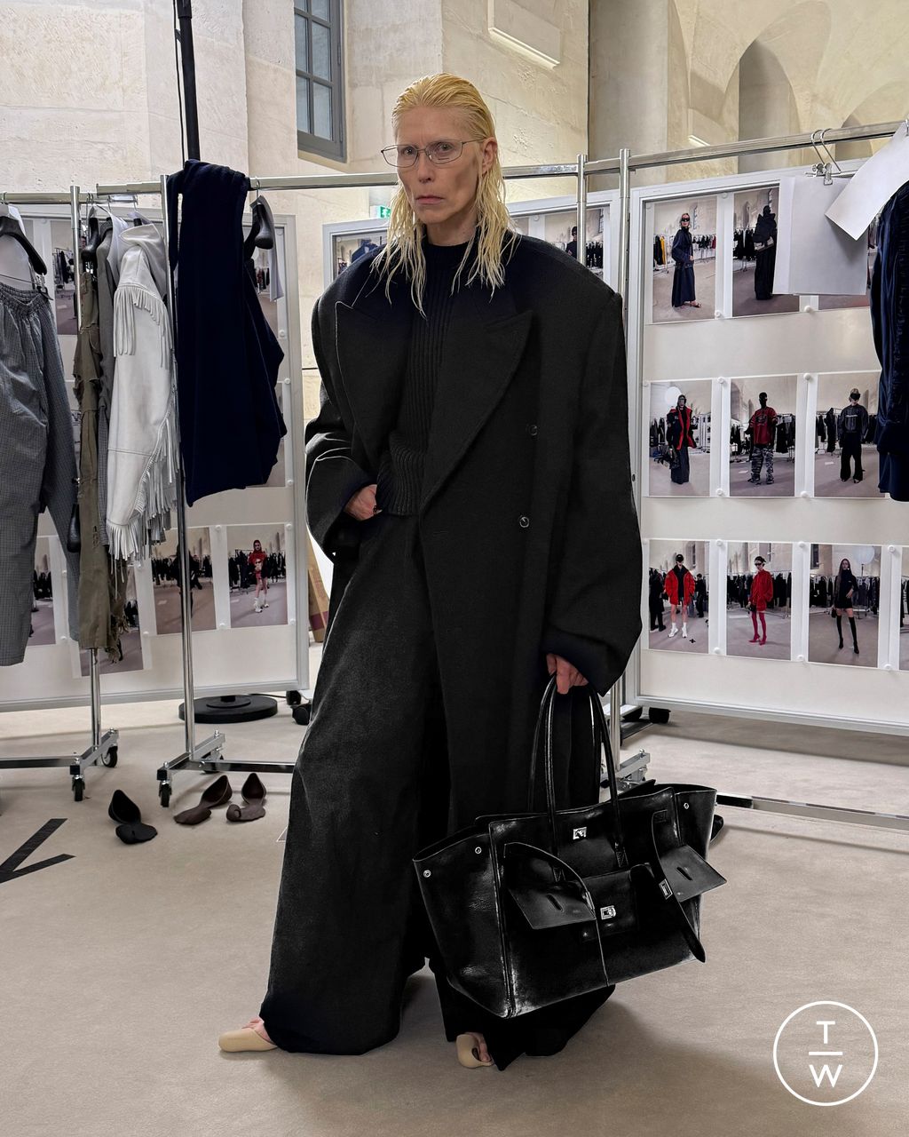 Fashion Week Paris Pre-Fall 2025 look 5 de la collection Balenciaga womenswear