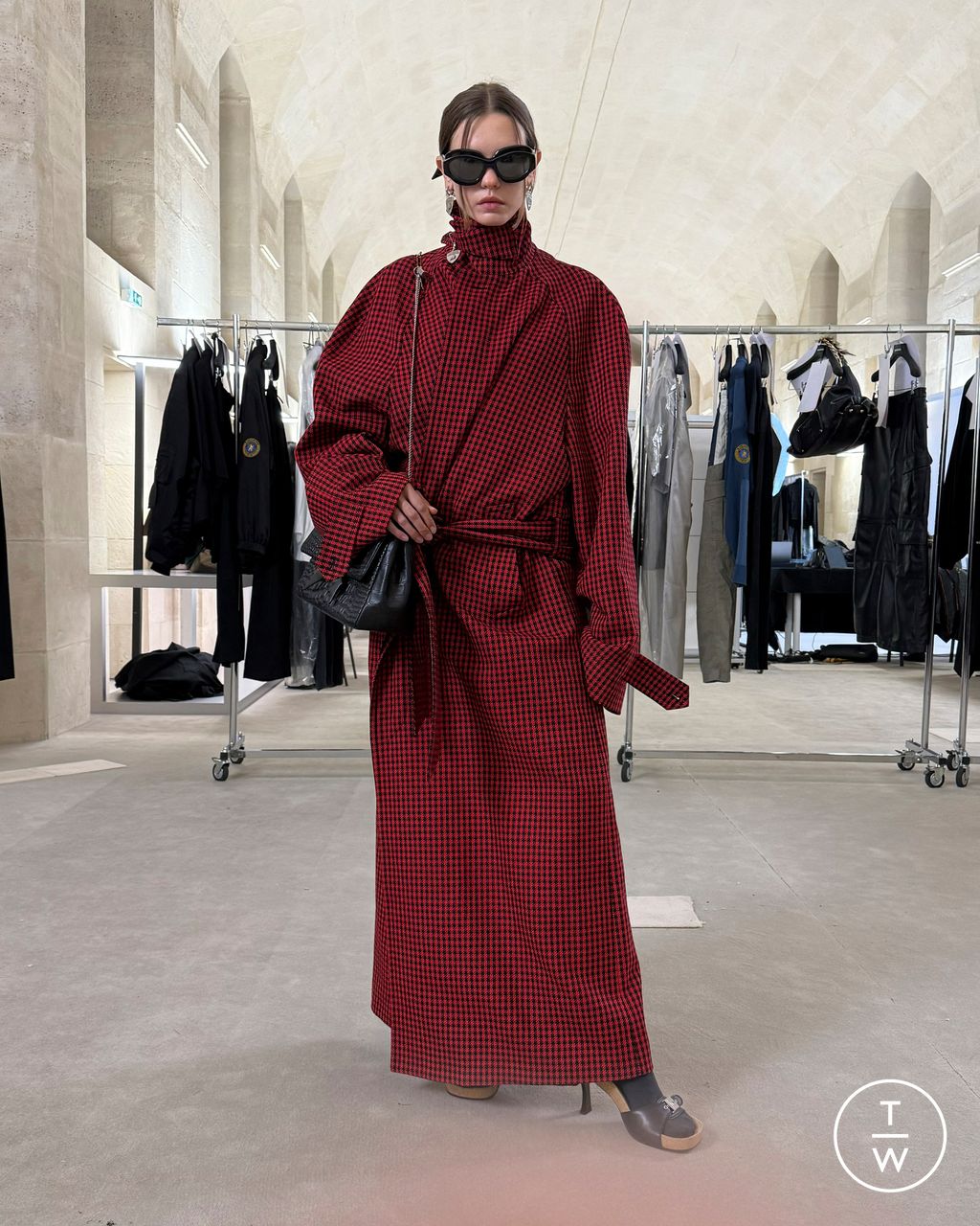 Fashion Week Paris Pre-Fall 2025 look 7 from the Balenciaga collection womenswear