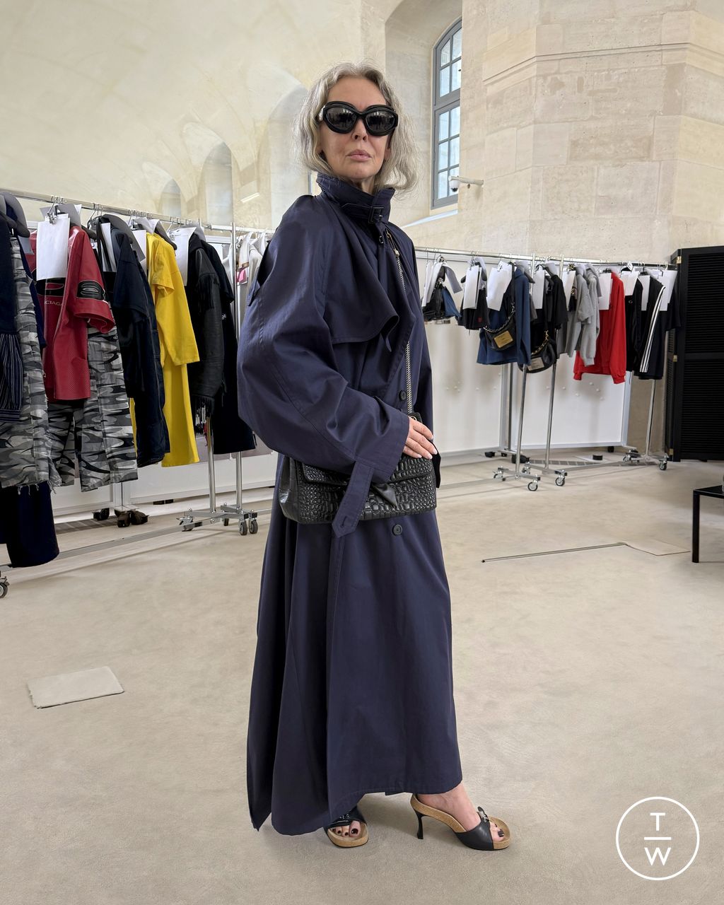 Fashion Week Paris Pre-Fall 2025 look 9 de la collection Balenciaga womenswear