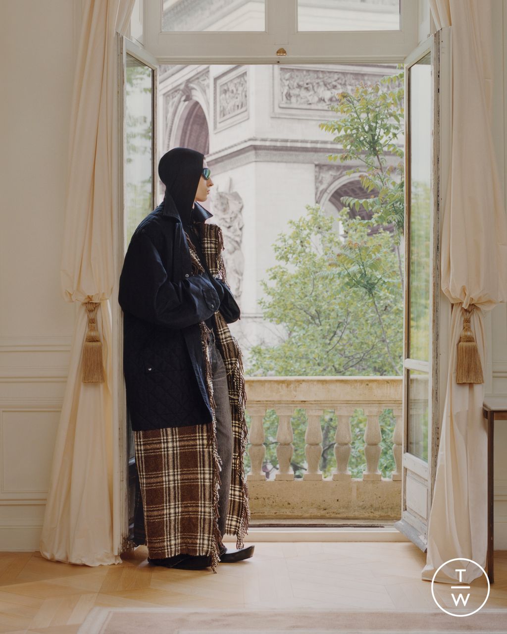 Fashion Week Paris Resort 2024 look 17 de la collection Balenciaga womenswear