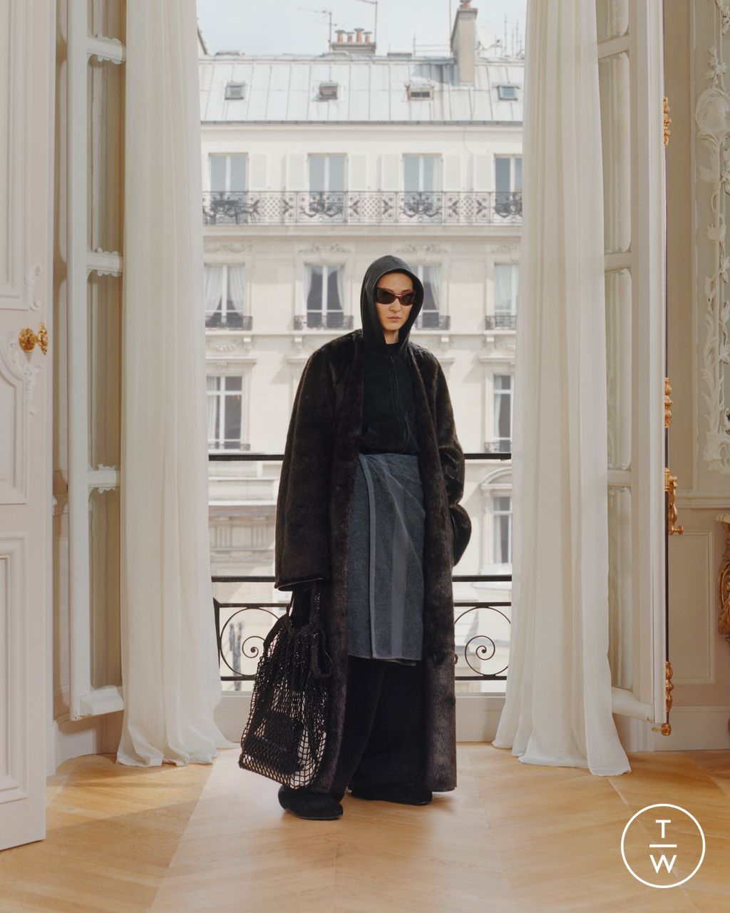 Fashion Week Paris Resort 2024 look 18 de la collection Balenciaga womenswear