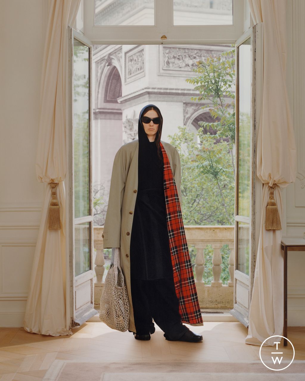 Fashion Week Paris Resort 2024 look 19 de la collection Balenciaga womenswear