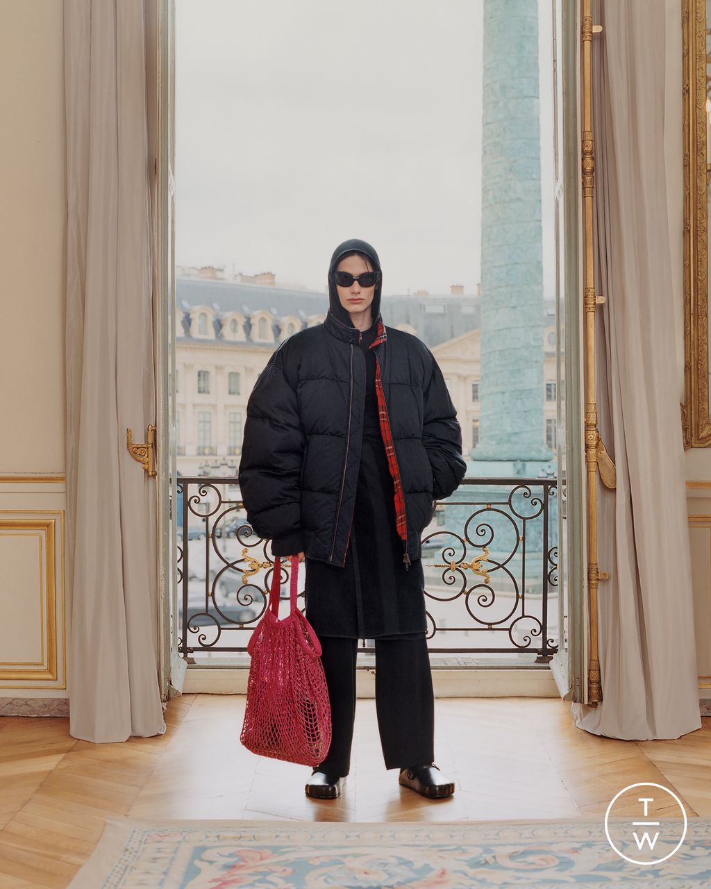 Fashion Week Paris Resort 2024 look 31 de la collection Balenciaga womenswear