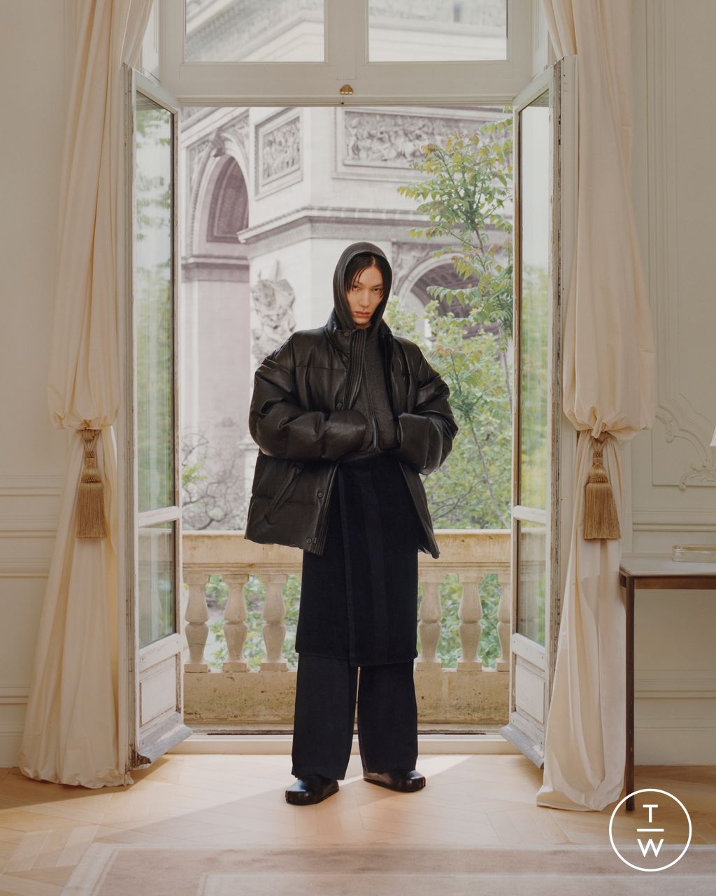 Fashion Week Paris Resort 2024 look 32 de la collection Balenciaga womenswear
