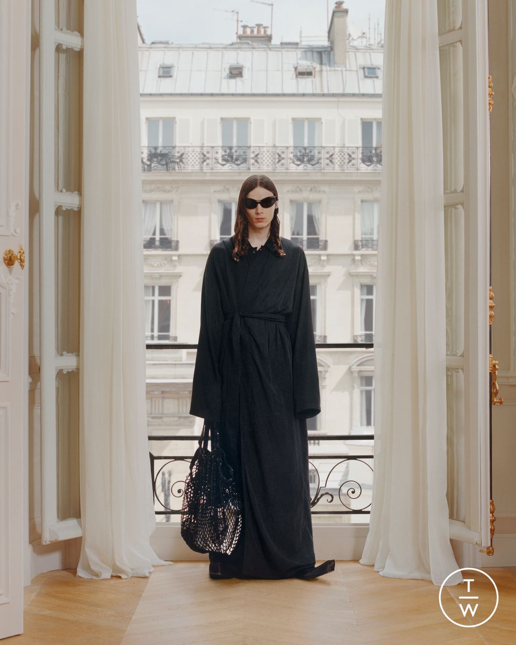 Fashion Week Paris Resort 2024 look 34 de la collection Balenciaga womenswear