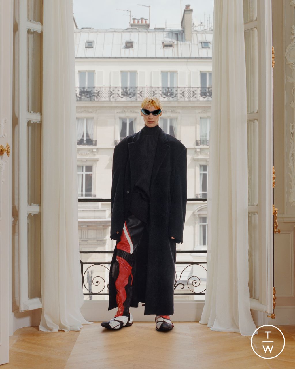 Fashion Week Paris Resort 2024 look 4 de la collection Balenciaga womenswear