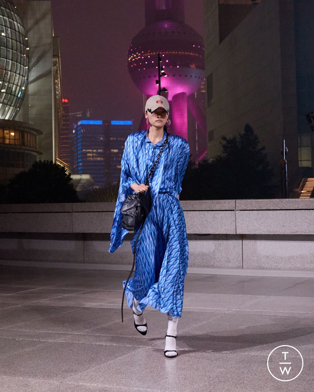 Fashion Week Paris Resort 2025 look 18 from the Balenciaga collection 女装