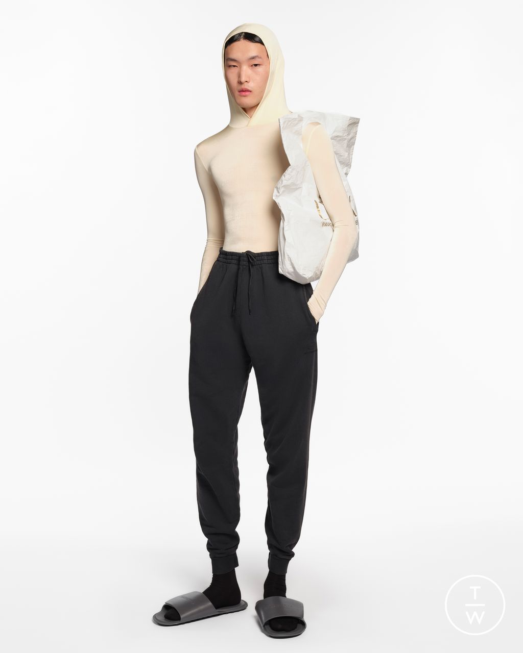 Fashion Week Paris Resort 2026 look 18 de la collection Balenciaga womenswear