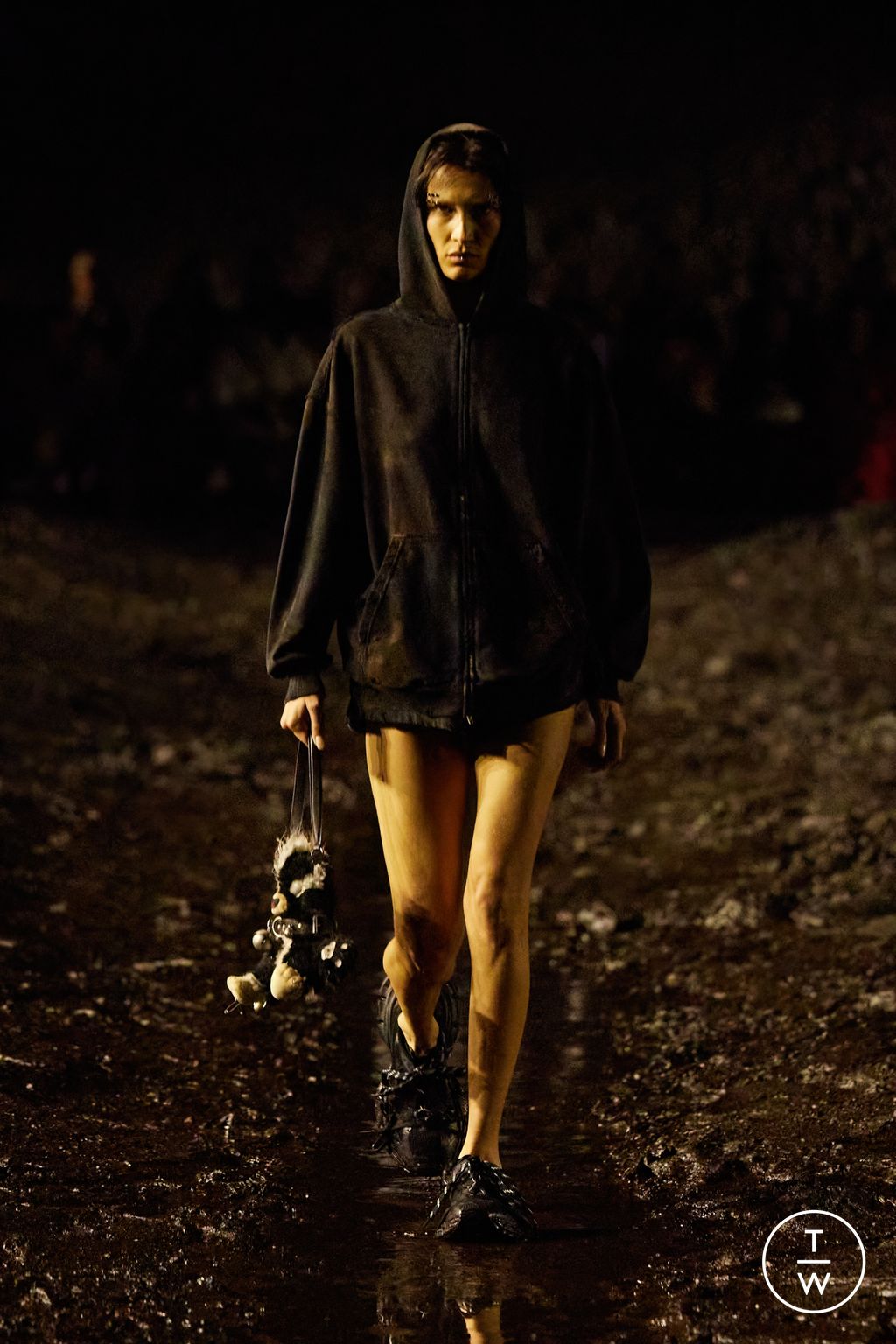 Fashion Week Paris Spring/Summer 2023 look 6 de la collection Balenciaga womenswear