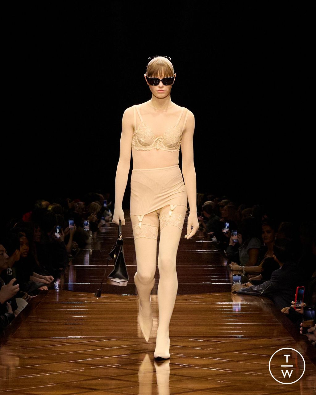 Fashion Week Paris Spring/Summer 2025 look 2 from the Balenciaga collection womenswear