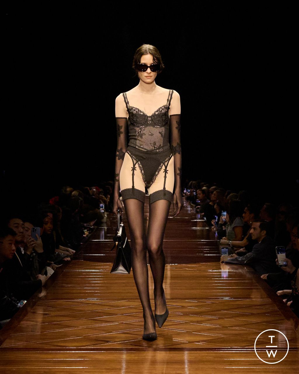 Fashion Week Paris Spring/Summer 2025 look 3 from the Balenciaga collection womenswear