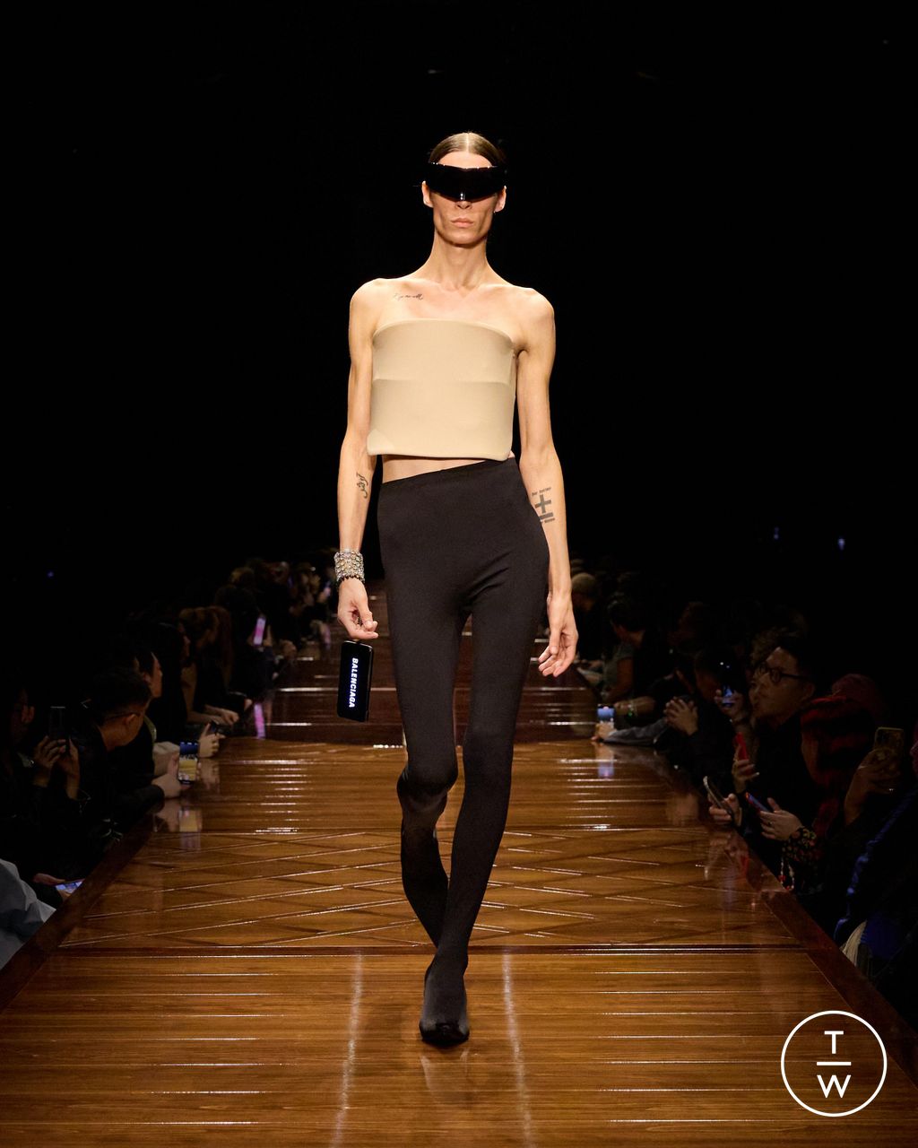 Fashion Week Paris Spring/Summer 2025 look 52 from the Balenciaga collection womenswear