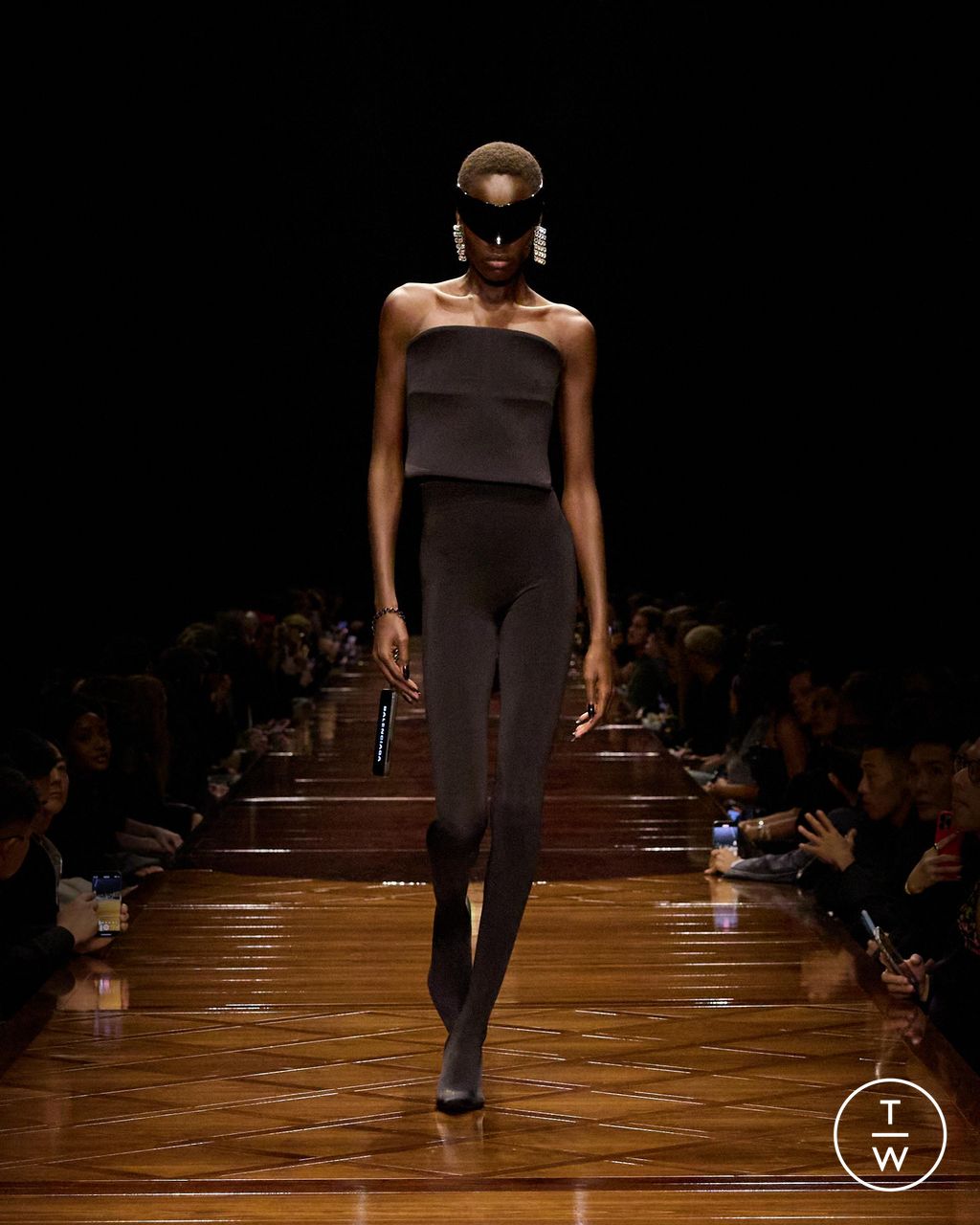 Fashion Week Paris Spring-Summer 2025 look 54 from the Balenciaga collection womenswear