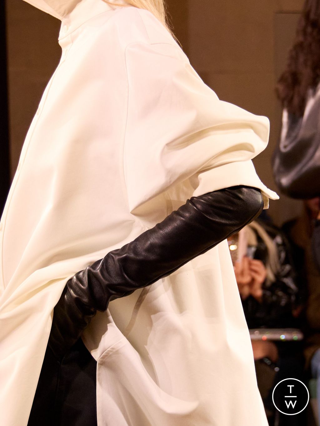 Fashion Week Paris Spring/Summer 2026 look 5 from the Balenciaga collection womenswear accessories