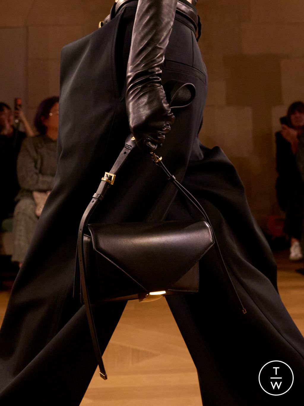 Fashion Week Paris Spring/Summer 2026 look 66 from the Balenciaga collection 女装配饰