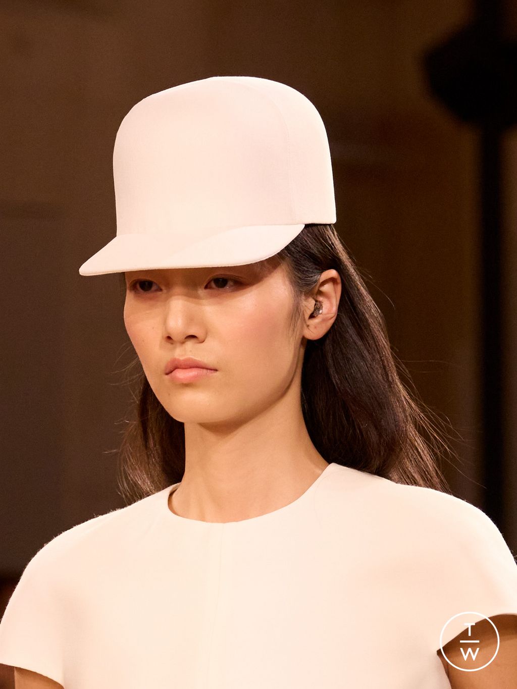 Fashion Week Paris Spring/Summer 2026 look 18 from the Balenciaga collection 女装配饰