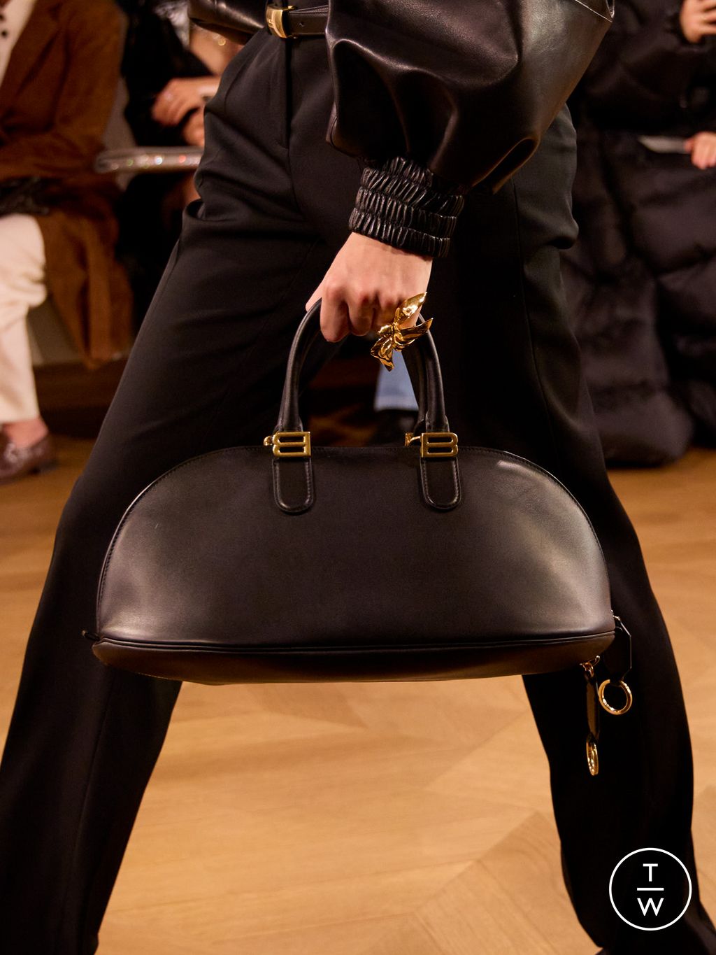 Fashion Week Paris Spring/Summer 2026 look 51 from the Balenciaga collection womenswear accessories