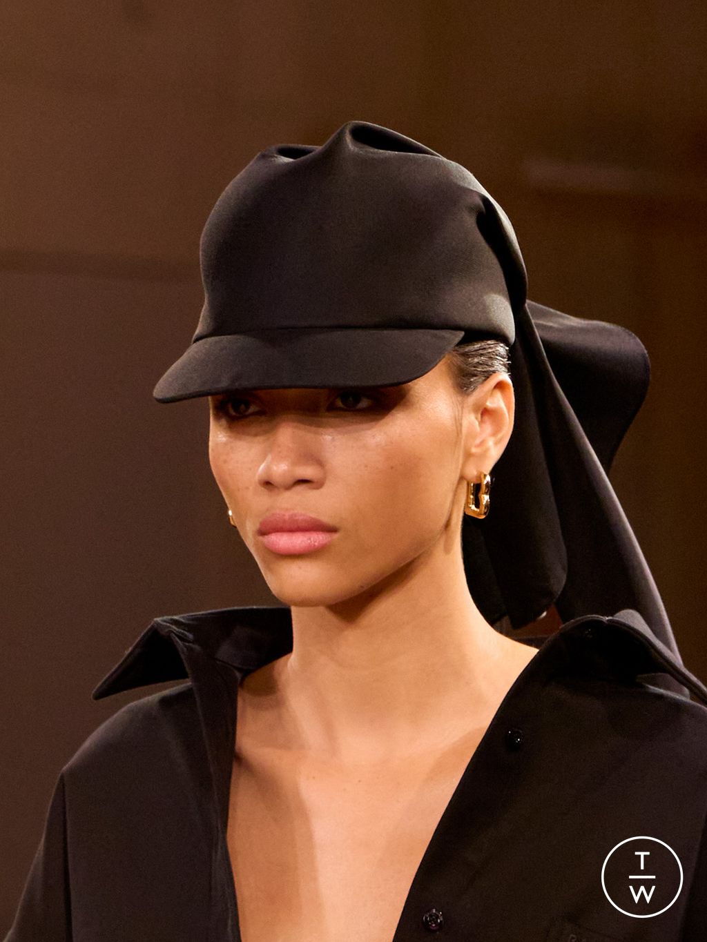 Fashion Week Paris Spring/Summer 2026 look 20 from the Balenciaga collection womenswear accessories
