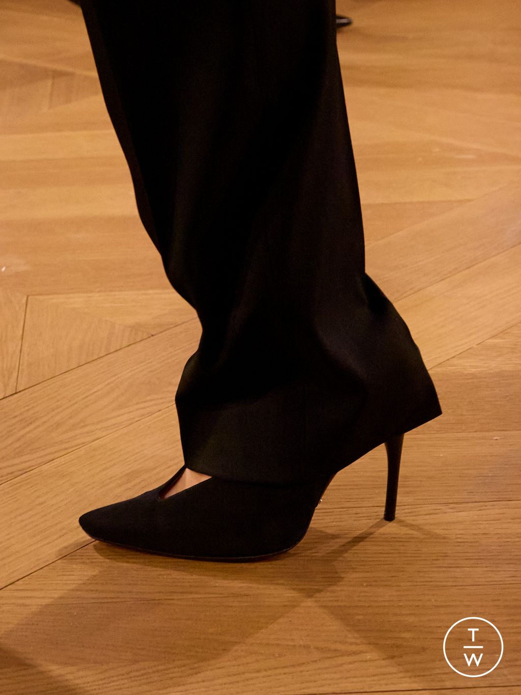 Fashion Week Paris Spring/Summer 2026 look 46 from the Balenciaga collection womenswear accessories