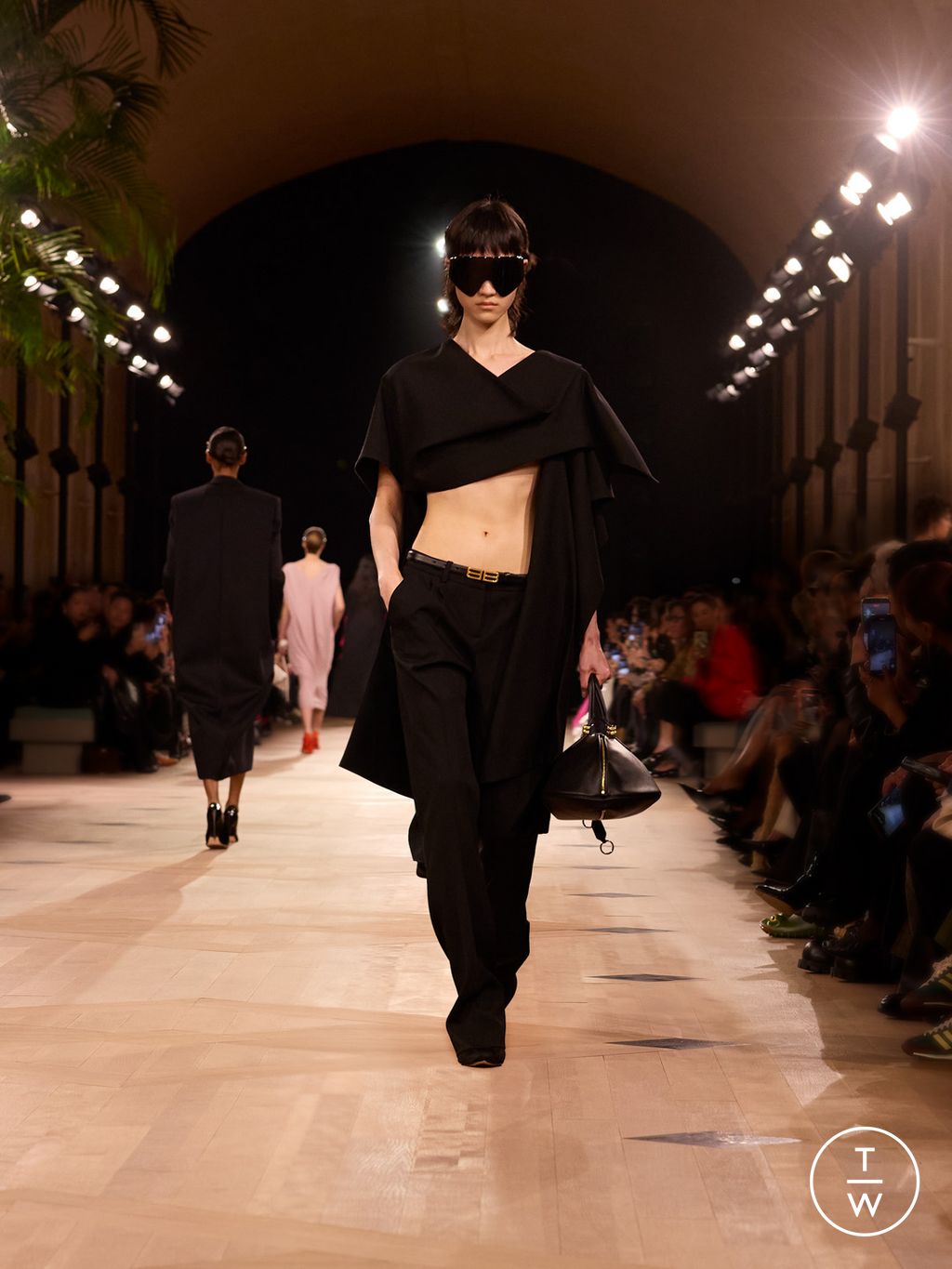 Fashion Week Paris Spring/Summer 2026 look 14 from the Balenciaga collection womenswear