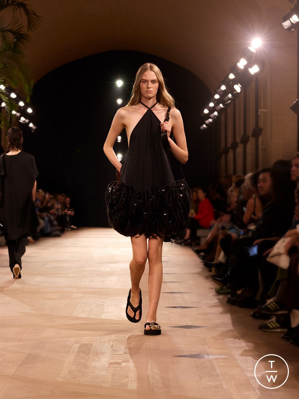 Fashion Week Paris Spring/Summer 2026 look 16 from the Balenciaga collection womenswear