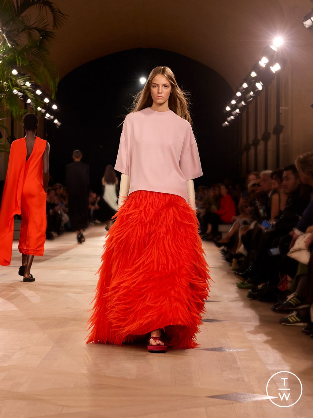 Fashion Week Paris Spring/Summer 2026 look 19 from the Balenciaga collection womenswear