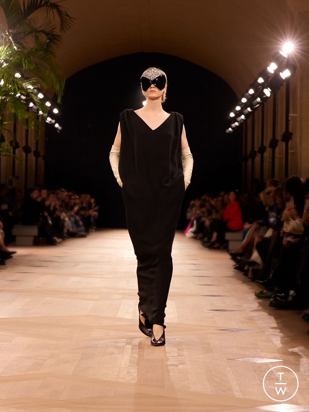 Fashion Week Paris Spring/Summer 2026 look 1 from the Balenciaga collection womenswear