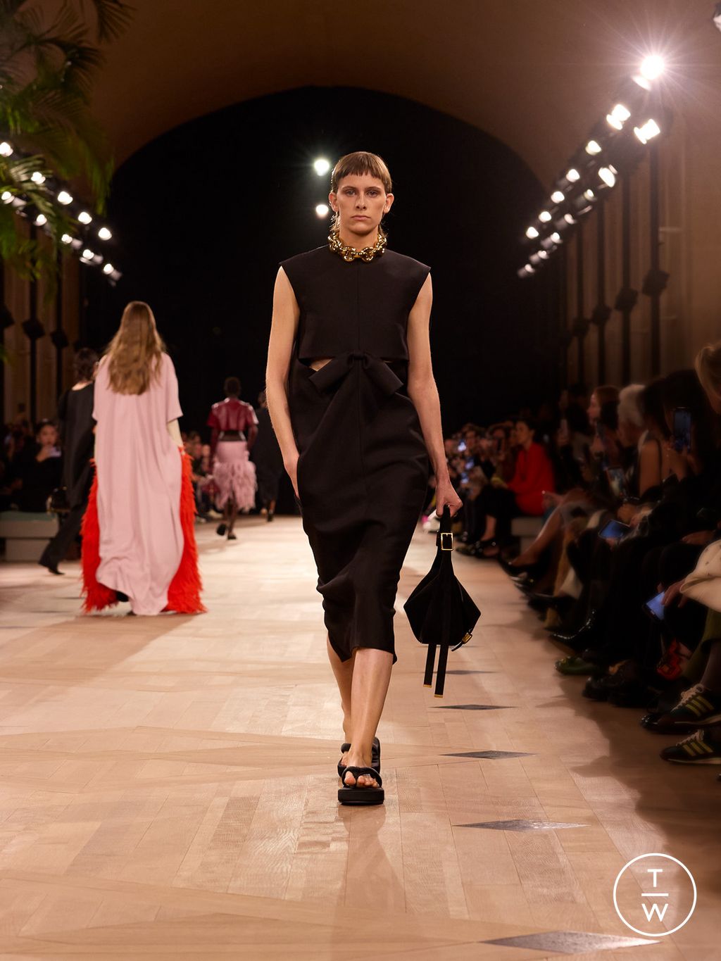 Fashion Week Paris Spring/Summer 2026 look 21 from the Balenciaga collection womenswear