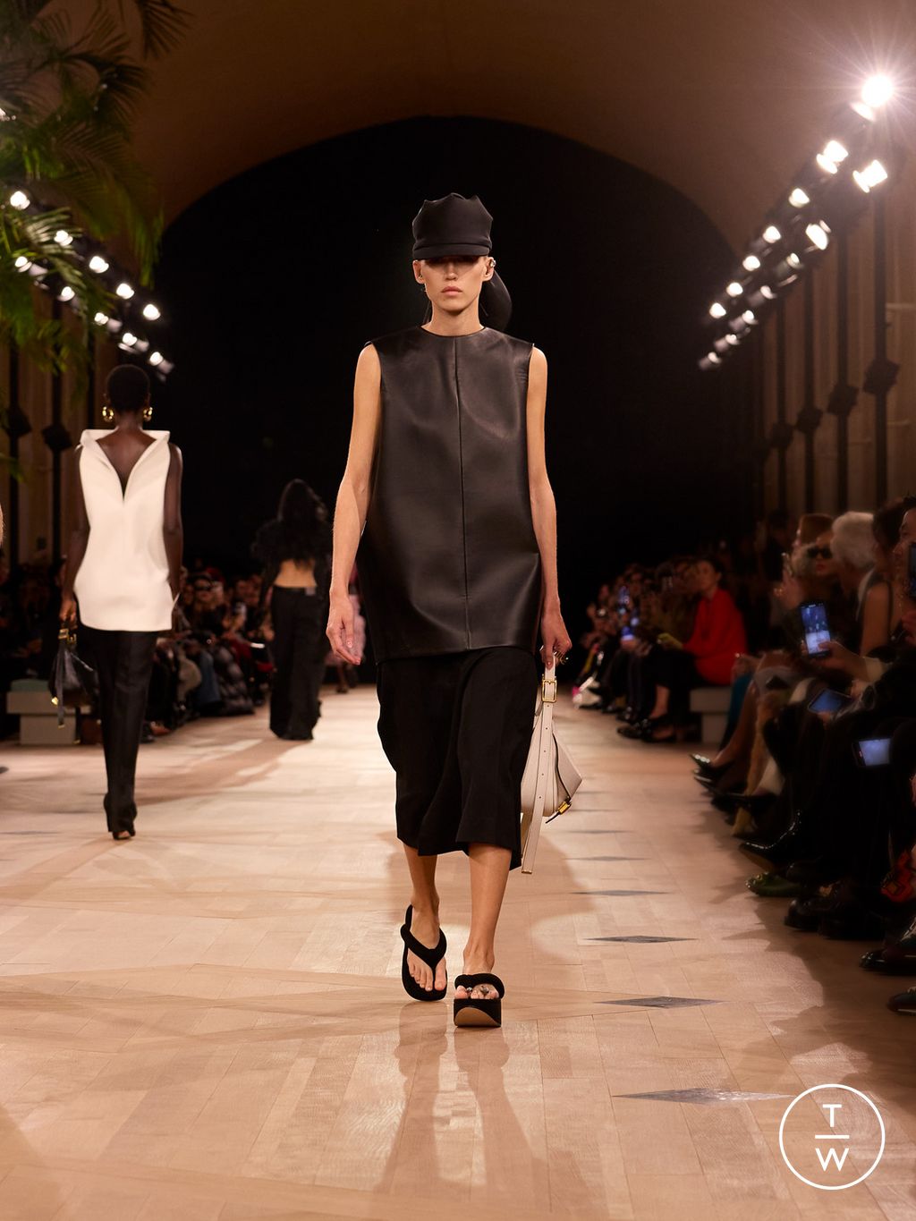 Fashion Week Paris Spring/Summer 2026 look 22 from the Balenciaga collection womenswear