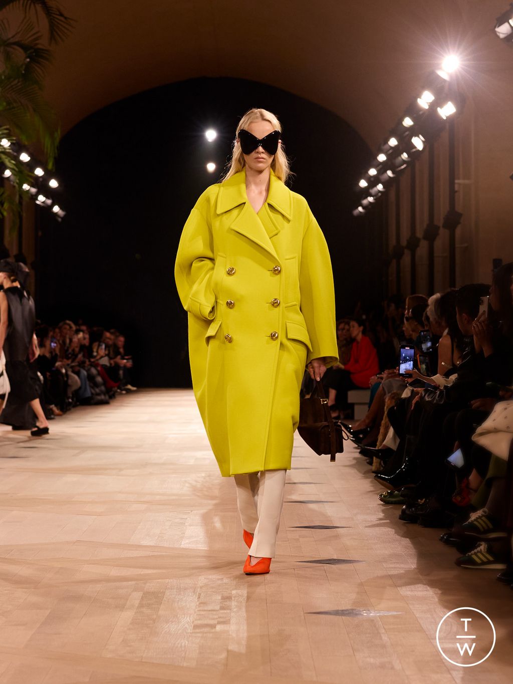 Fashion Week Paris Spring/Summer 2026 look 24 from the Balenciaga collection womenswear