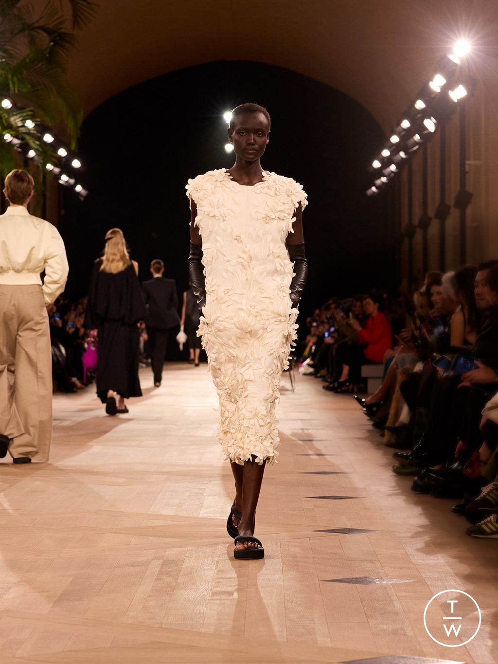 Fashion Week Paris Spring/Summer 2026 look 30 from the Balenciaga collection womenswear