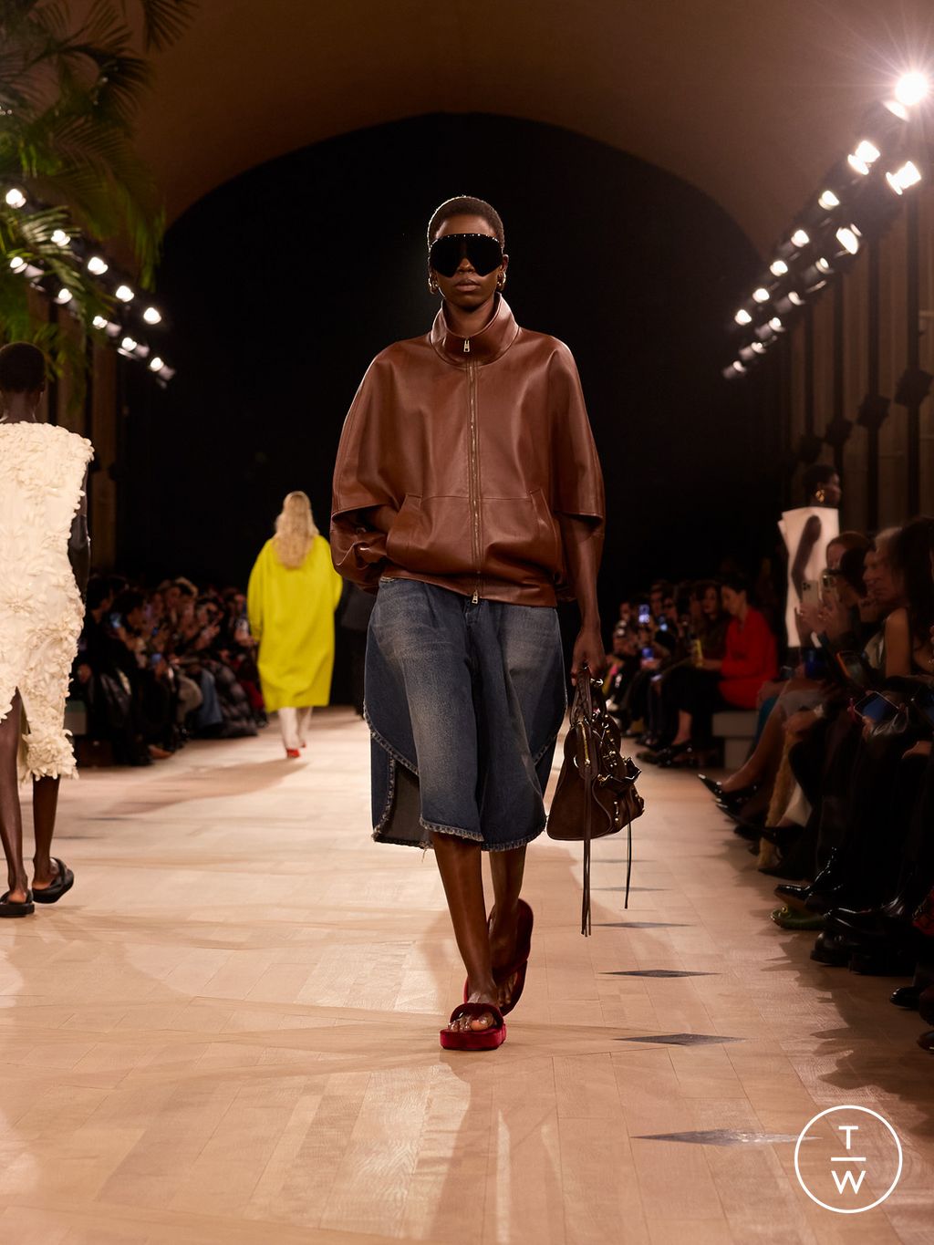 Fashion Week Paris Spring/Summer 2026 look 31 from the Balenciaga collection womenswear