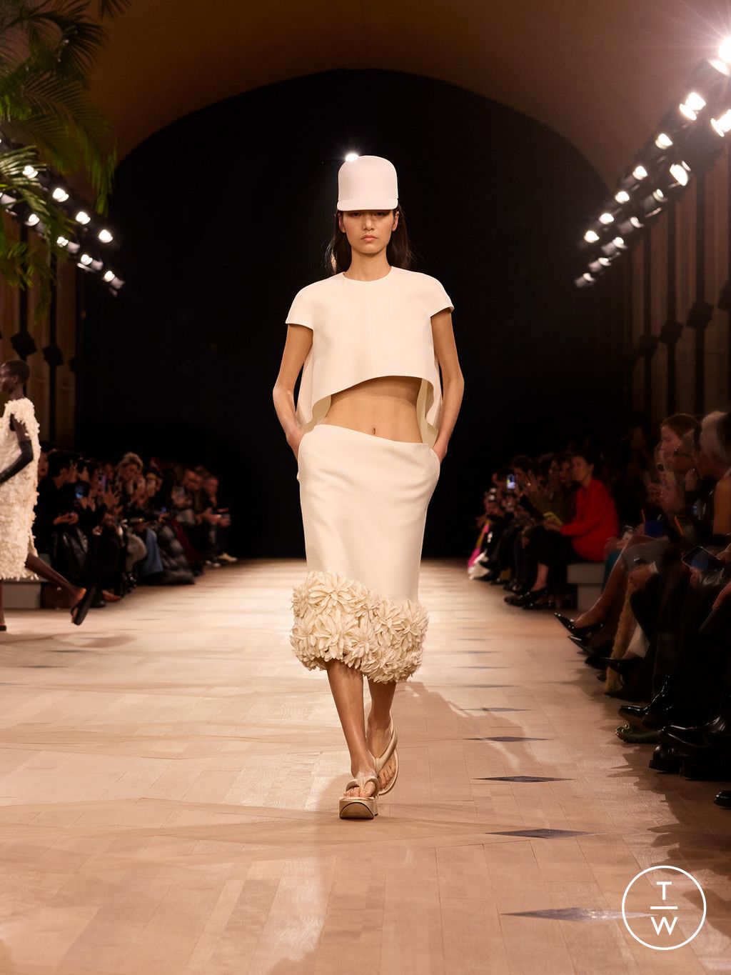 Fashion Week Paris Spring/Summer 2026 look 32 from the Balenciaga collection womenswear