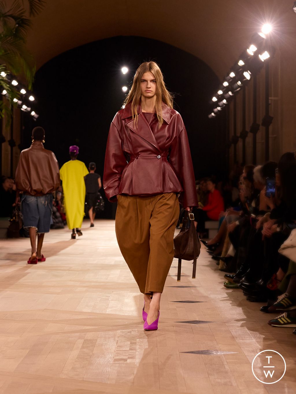 Fashion Week Paris Spring/Summer 2026 look 33 from the Balenciaga collection womenswear