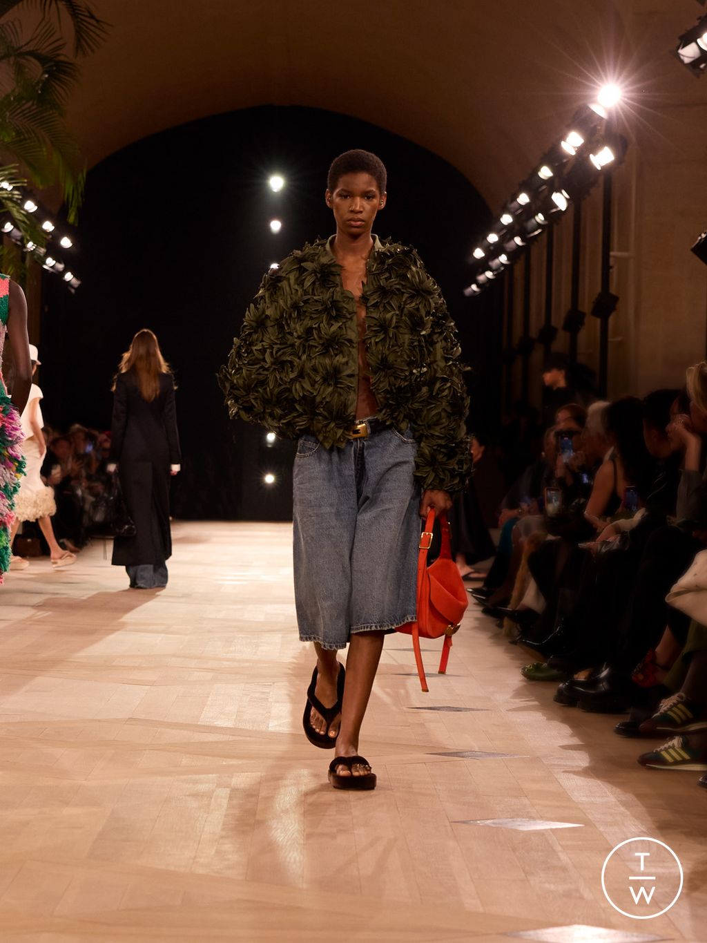 Fashion Week Paris Spring/Summer 2026 look 38 from the Balenciaga collection womenswear