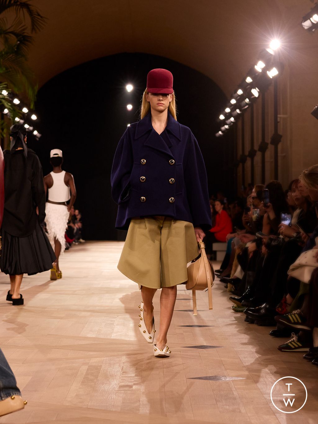 Fashion Week Paris Spring/Summer 2026 look 42 from the Balenciaga collection womenswear