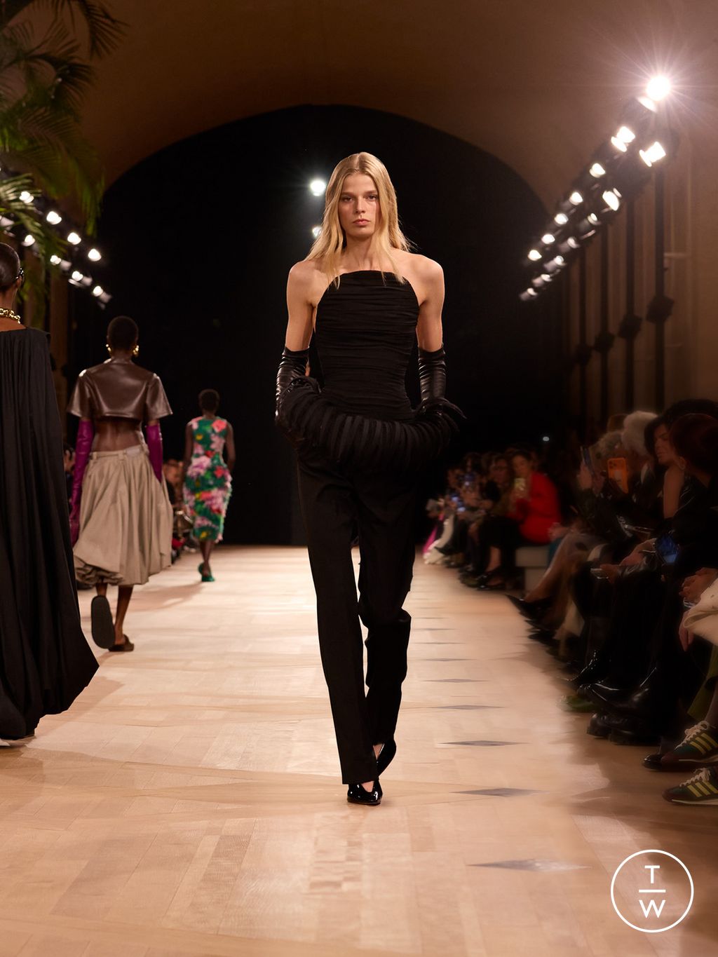 Fashion Week Paris Spring/Summer 2026 look 45 from the Balenciaga collection womenswear