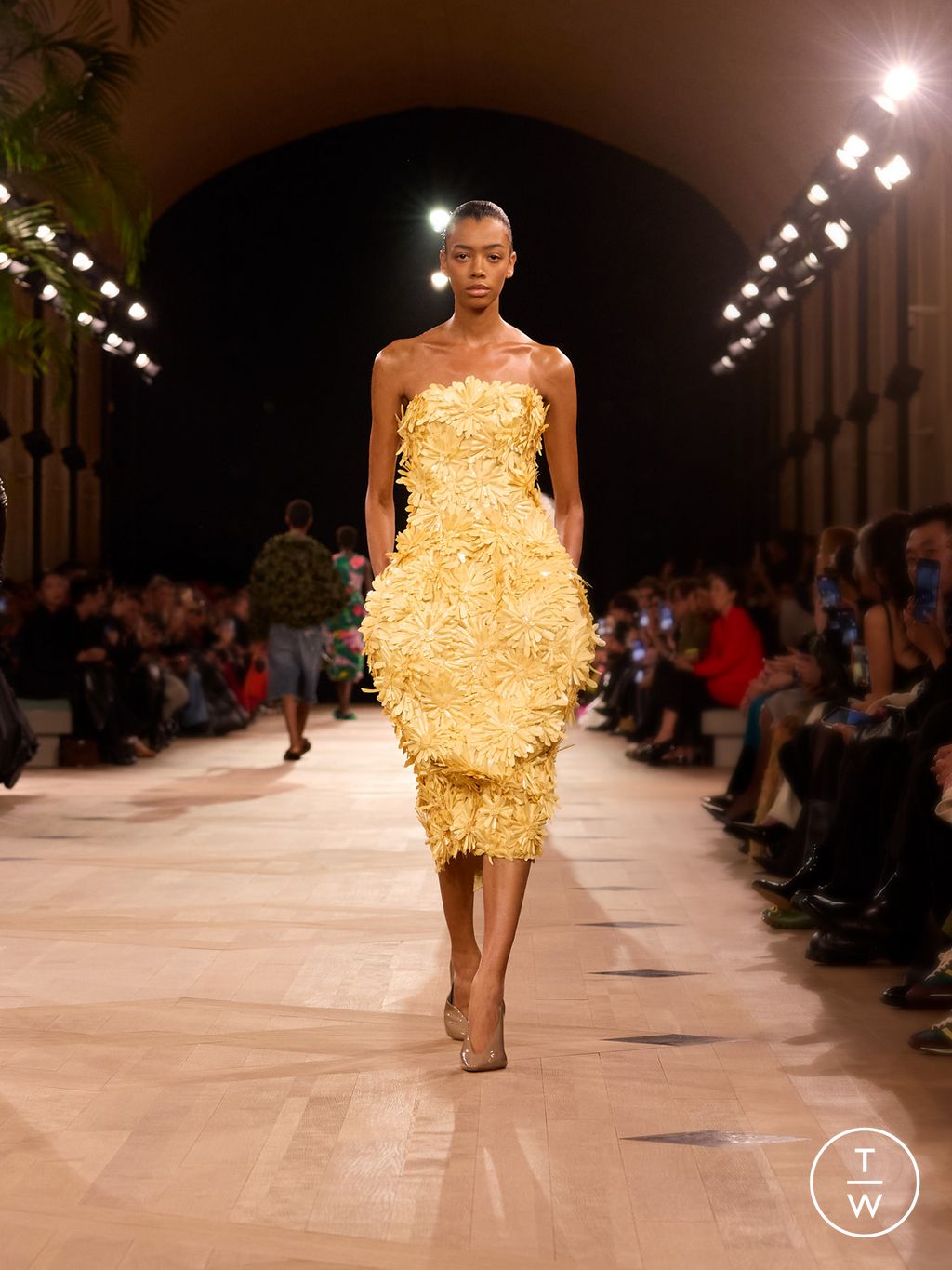 Fashion Week Paris Spring/Summer 2026 look 46 from the Balenciaga collection womenswear