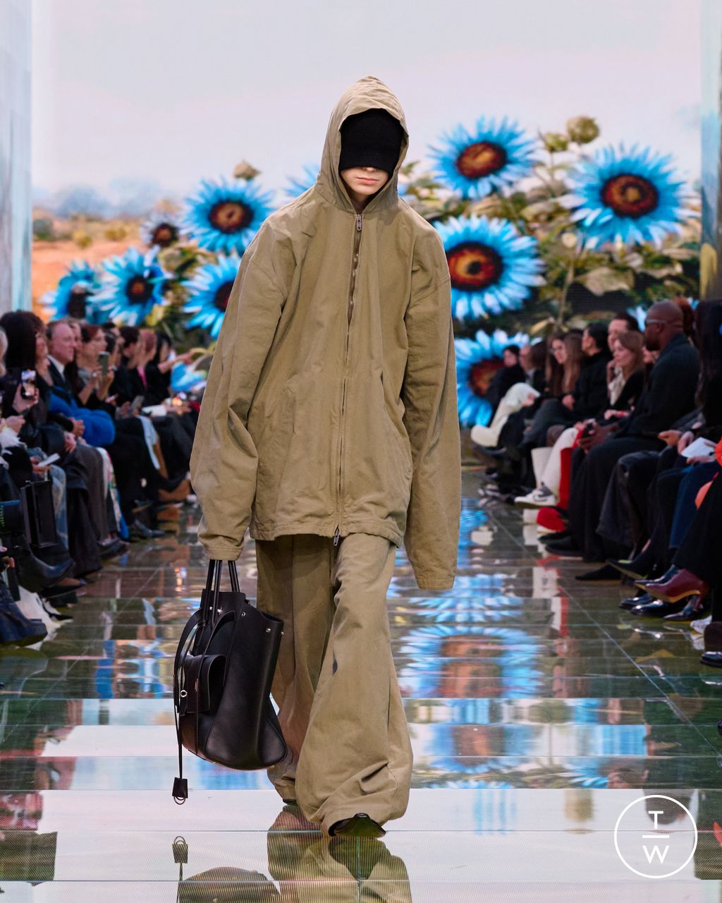 Fashion Week Paris Fall/Winter 2024 look 27 de la collection Balenciaga womenswear