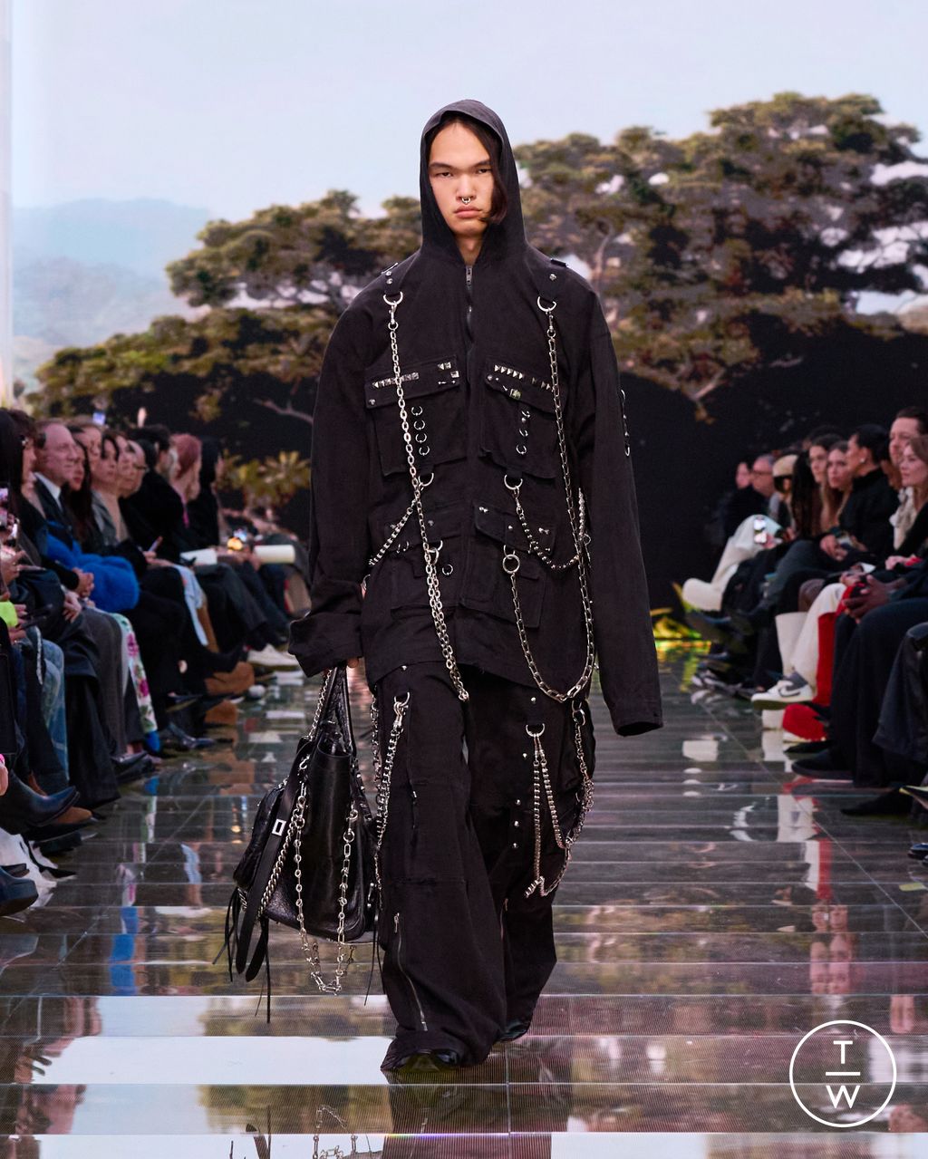 Fashion Week Paris Fall/Winter 2024 look 29 de la collection Balenciaga womenswear