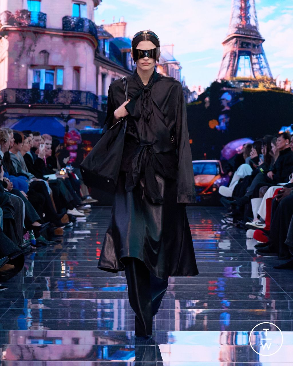 Fashion Week Paris Fall/Winter 2024 look 34 de la collection Balenciaga womenswear