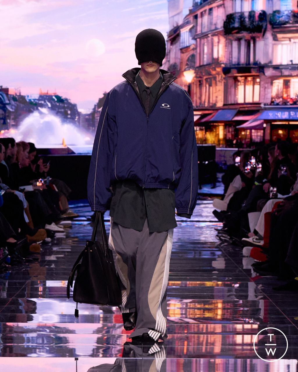 Fashion Week Paris Fall/Winter 2024 look 35 de la collection Balenciaga womenswear