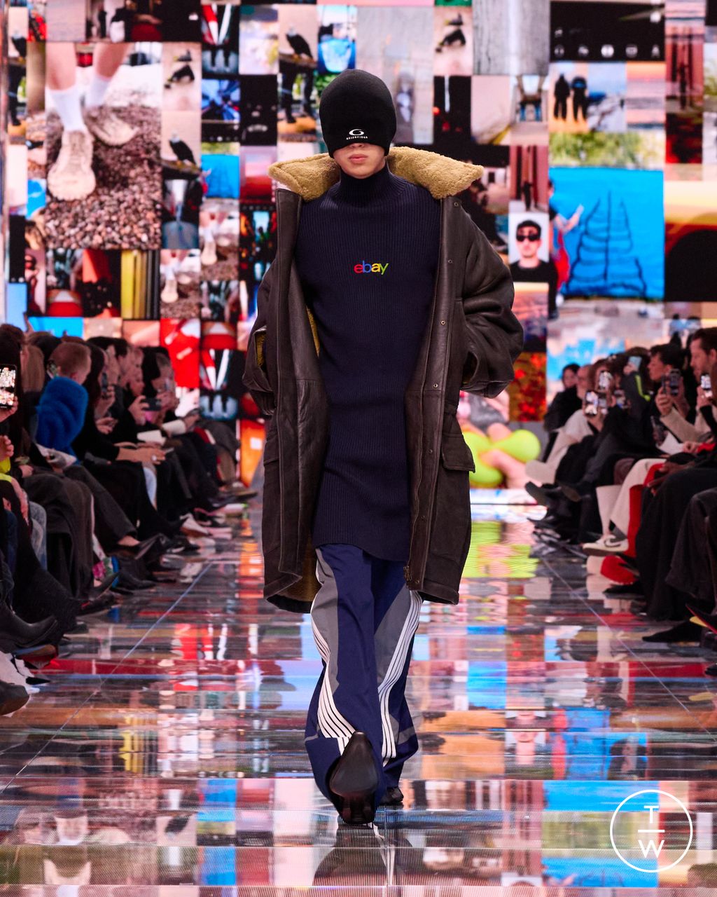 Fashion Week Paris Fall/Winter 2024 look 45 from the Balenciaga collection 女装