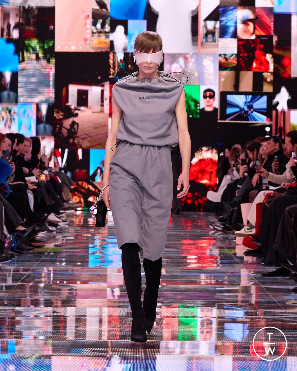 Fashion Week Paris Fall/Winter 2024 look 46 de la collection Balenciaga womenswear